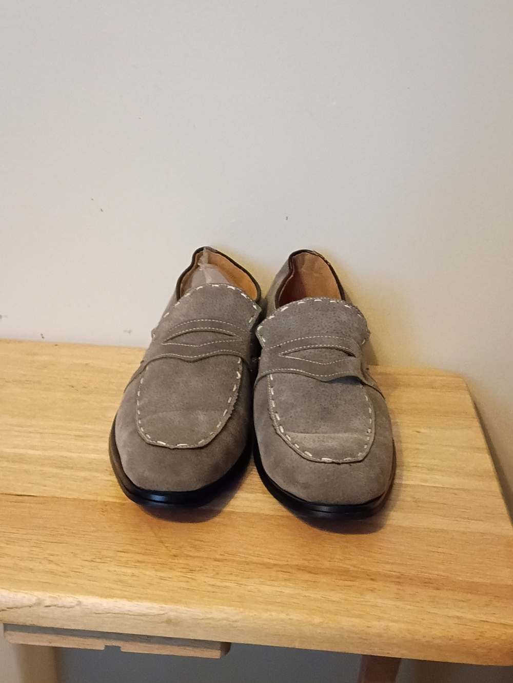 Source Unknown Gray Suede Slip-On Loafers for Men